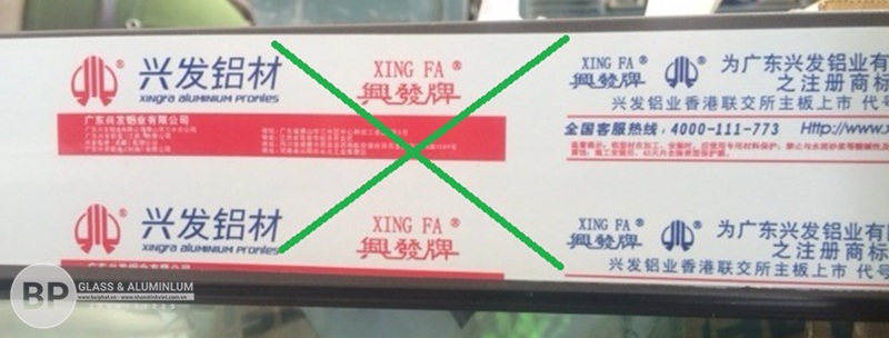 tem nhôm XINGFA giả nhái không có mã vạch Code QR
